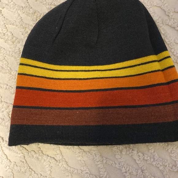 Burton Unisex Hat Reversible Knit black and burnt orange color - Picture 4 of 4